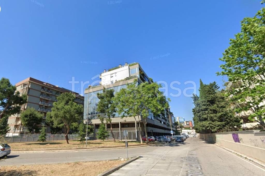 ufficio in affitto a Bari in zona Poggiofranco