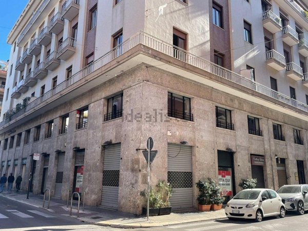 locale commerciale in affitto a Bari in zona Murat
