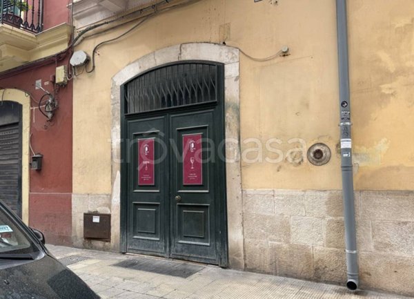 negozio in affitto a Bari in zona Murat