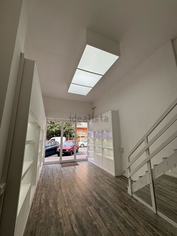 locale commerciale in affitto a Bari in zona Poggiofranco