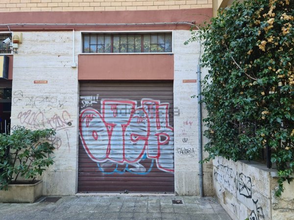 negozio in affitto a Bari in zona Poggiofranco