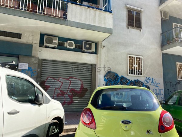 locale commerciale in affitto a Bari in zona Poggiofranco