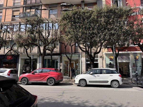 locale commerciale in affitto a Bari in zona Murat