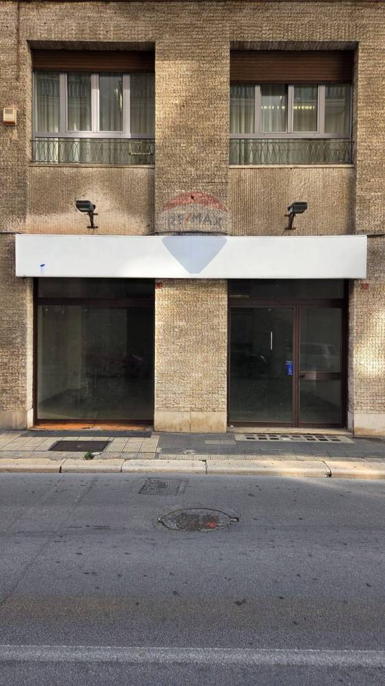 locale commerciale in affitto a Bari in zona Murat