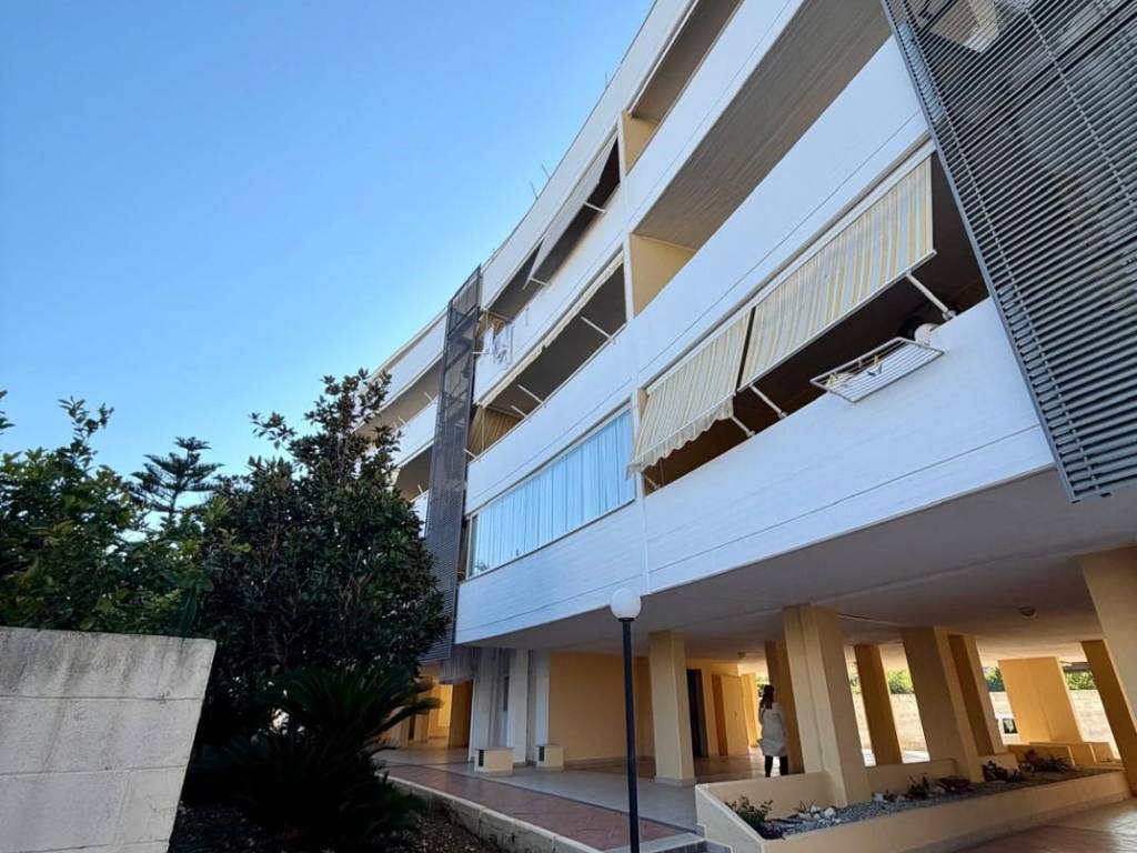 appartamento in affitto a Bari in zona Palese/Macchie