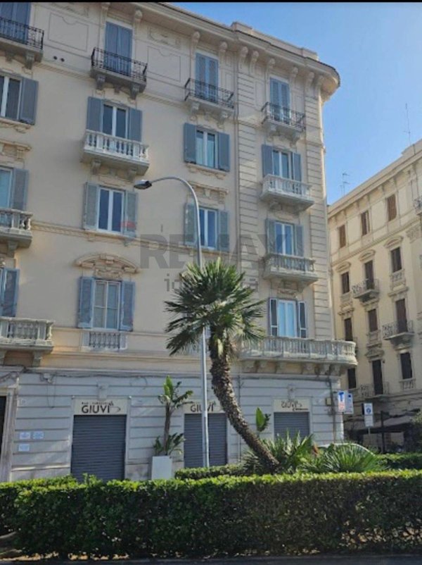 negozio in affitto a Bari in zona Murat