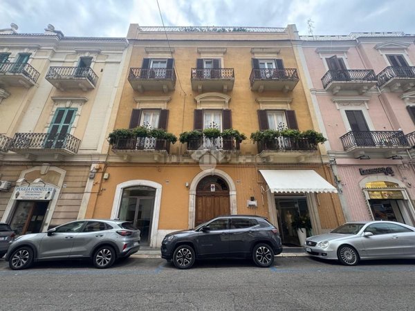 locale commerciale in affitto a Bari in zona Murat