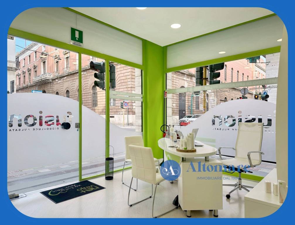 negozio in affitto a Bari in zona Murat