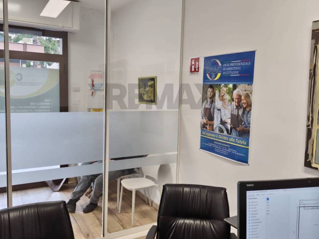 negozio in affitto a Bari in zona Mungivacca