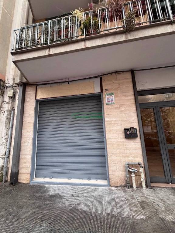 negozio in affitto a Bari in zona Libertà