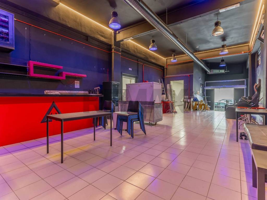 negozio in affitto a Bari in zona San Giorgio