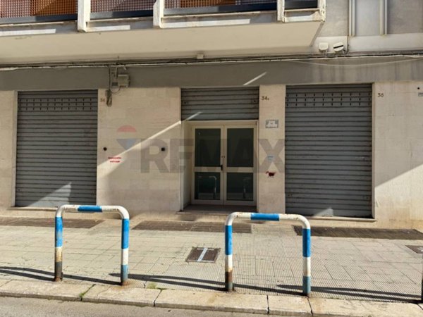 negozio in affitto a Bari in zona Carrassi