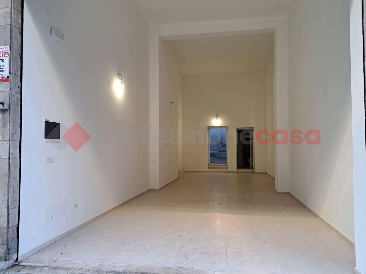 locale commerciale in affitto a Bari in zona Picone