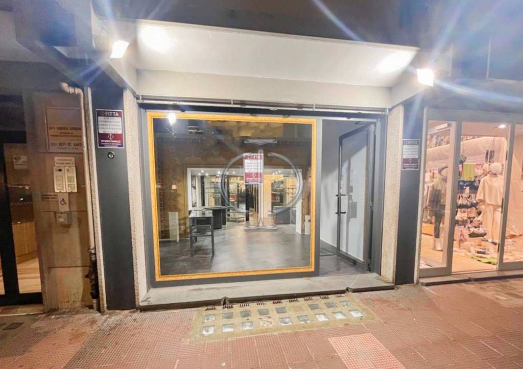 negozio in affitto a Bari in zona Murat