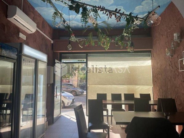 locale commerciale in affitto a Bari in zona Picone