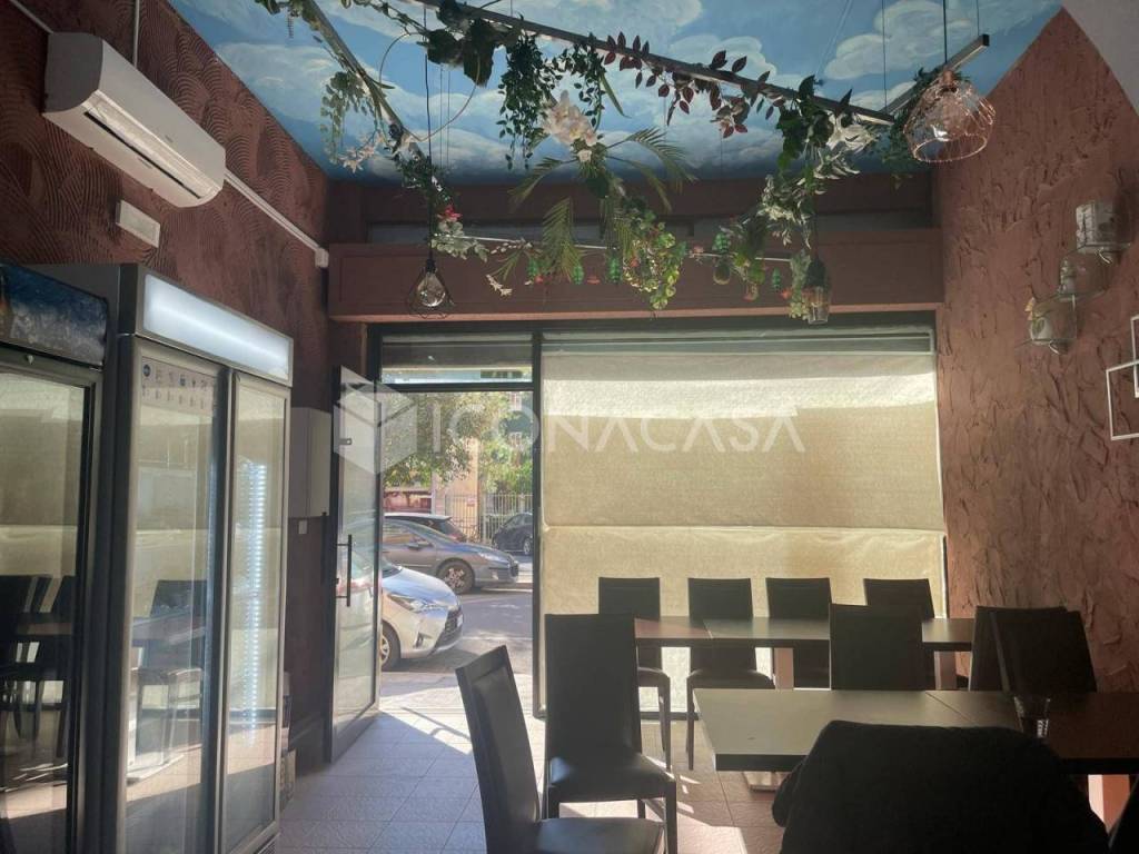 negozio in affitto a Bari in zona Poggiofranco