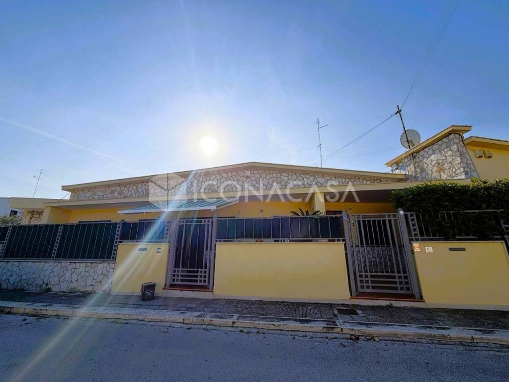 casa indipendente in affitto a Bari in zona Palese/Macchie