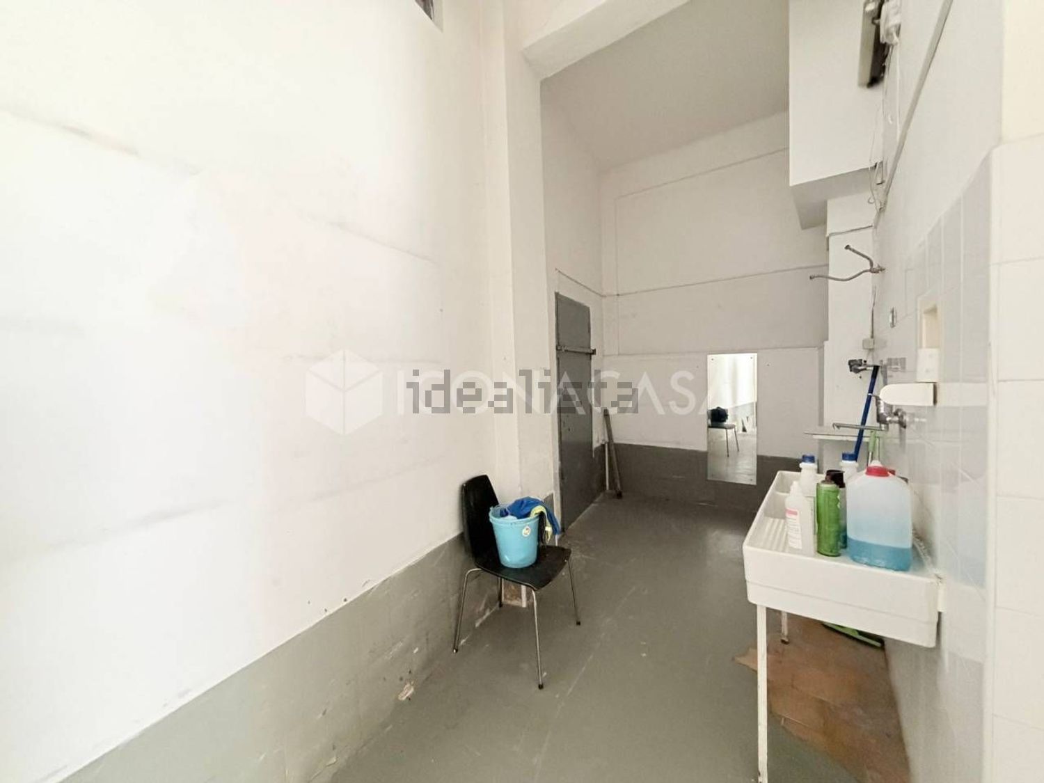 locale commerciale in affitto a Bari in zona Japigia