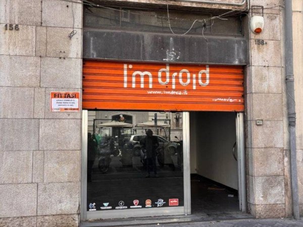 negozio in affitto a Bari in zona Murat