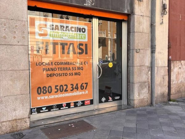 negozio in affitto a Bari in zona Murat