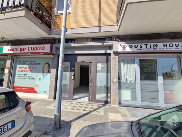 negozio in affitto a Bari in zona Carrassi