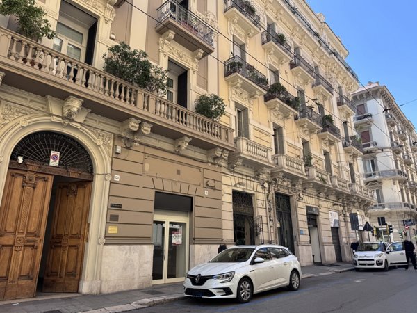 locale commerciale in affitto a Bari in zona Murat