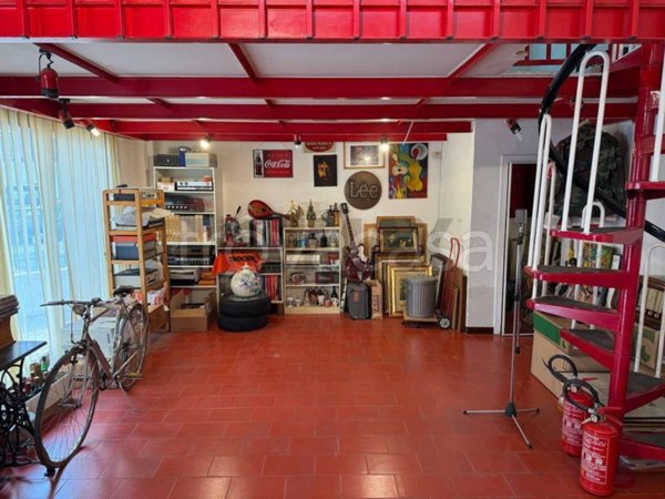 negozio in affitto a Bari in zona Poggiofranco