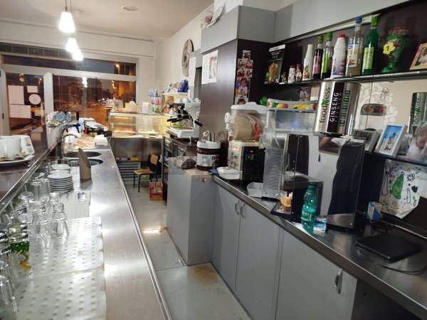 negozio in affitto a Bari in zona Poggiofranco