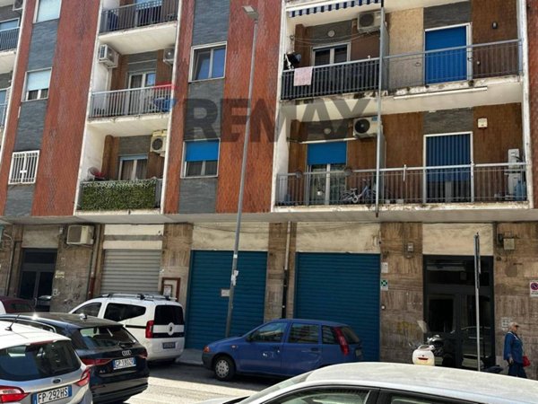 negozio in affitto a Bari in zona Poggiofranco