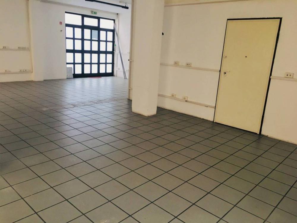 negozio in affitto a Bari in zona San Pasquale