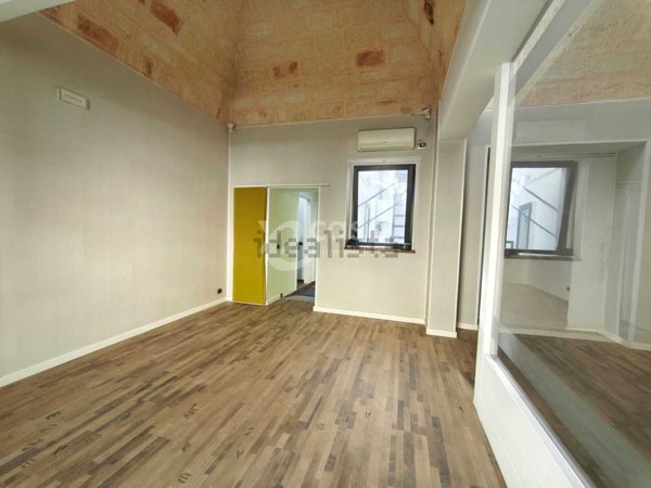 locale commerciale in affitto a Bari in zona Torre a Mare