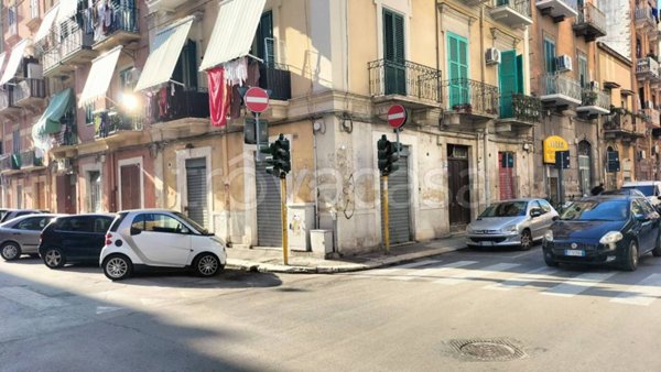negozio in affitto a Bari in zona Libertà
