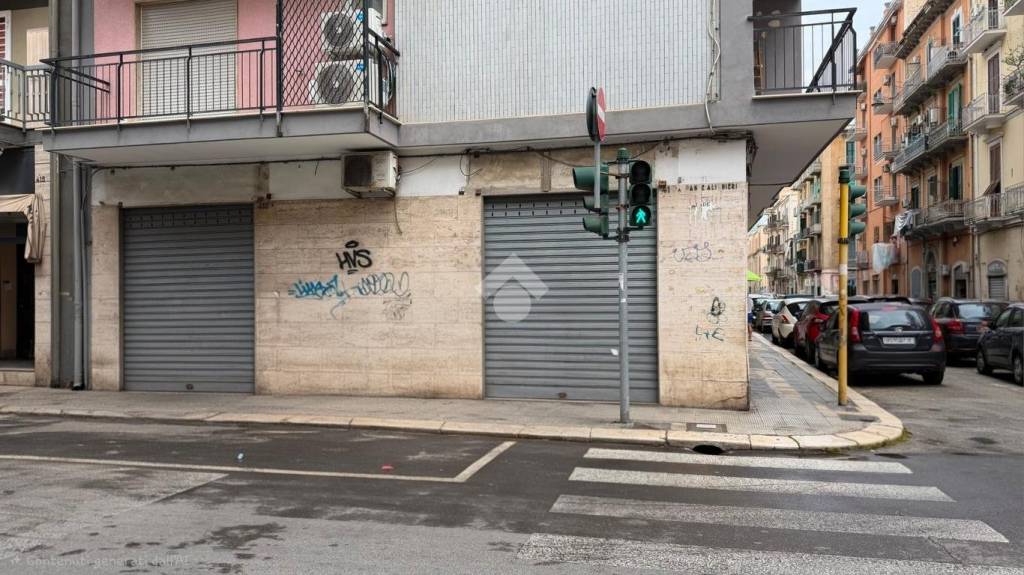 negozio in affitto a Bari in zona Libertà