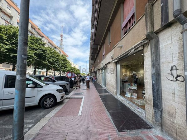 locale commerciale in affitto a Bari in zona Libertà