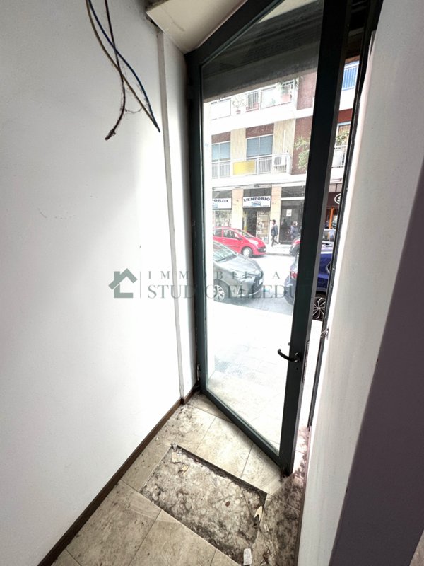 locale commerciale in affitto a Bari in zona Murat