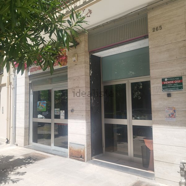 locale commerciale in affitto a Bari in zona Murat