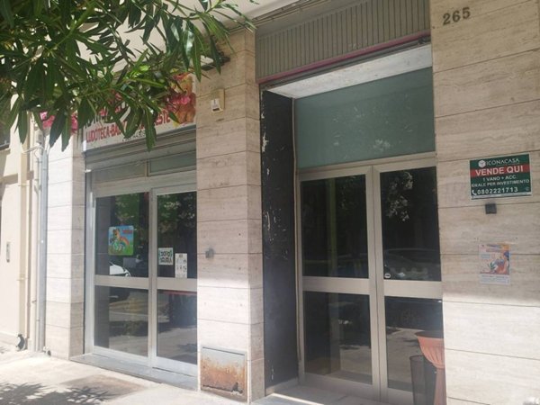 negozio in affitto a Bari in zona Murat