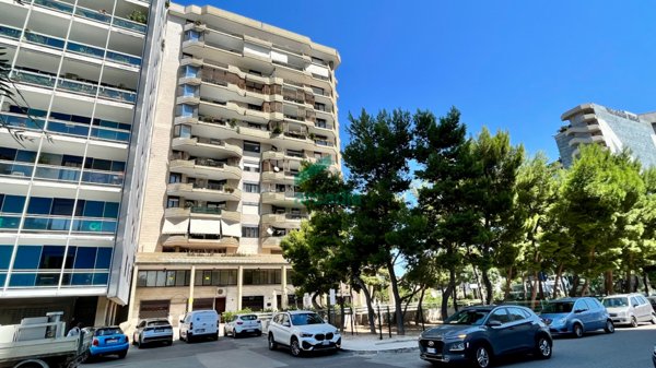 locale commerciale in affitto a Bari in zona Picone