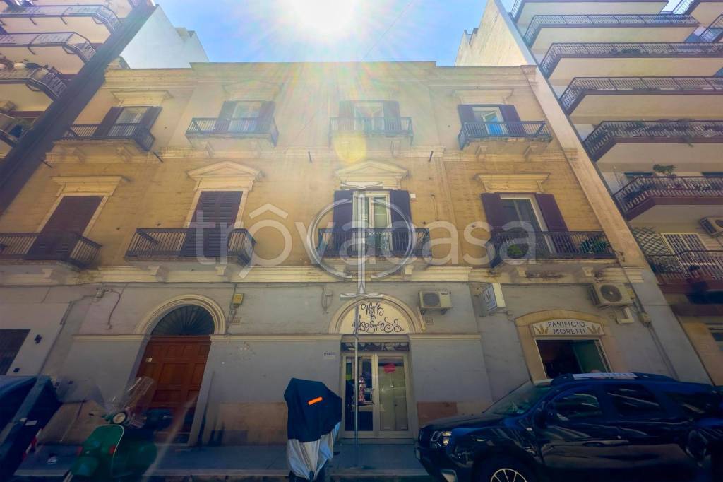 negozio in affitto a Bari in zona Murat