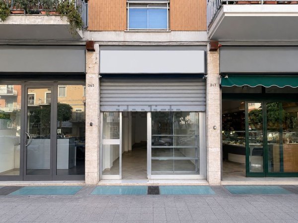 locale commerciale in affitto a Bari in zona Carrassi