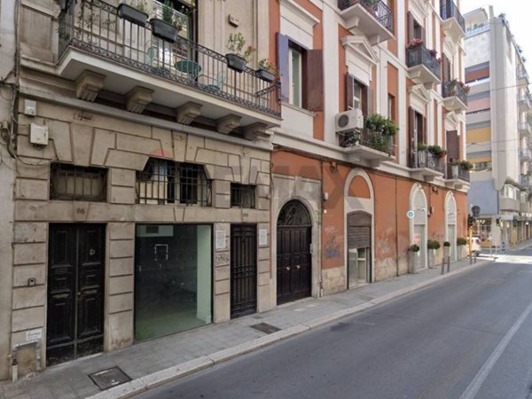 locale commerciale in affitto a Bari in zona Murat