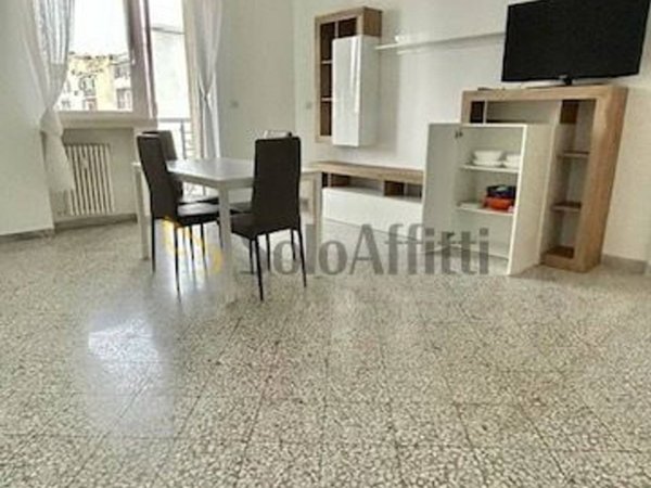 trivano in affitto a Bari in zona Picone