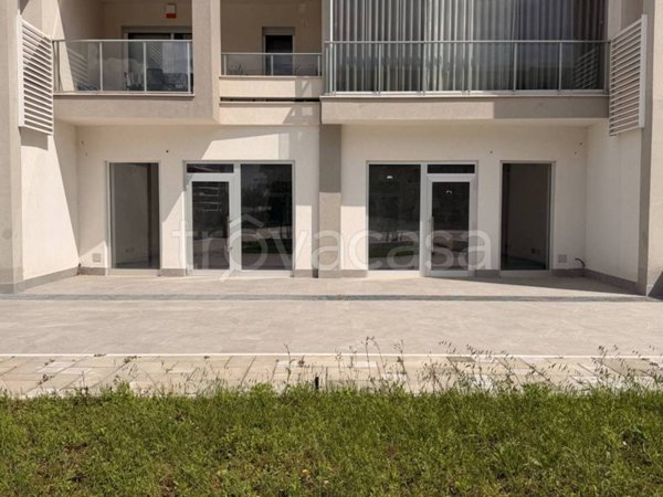 negozio in affitto a Bari