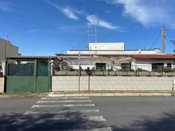 appartamento in affitto a Bari in zona Palese/Macchie