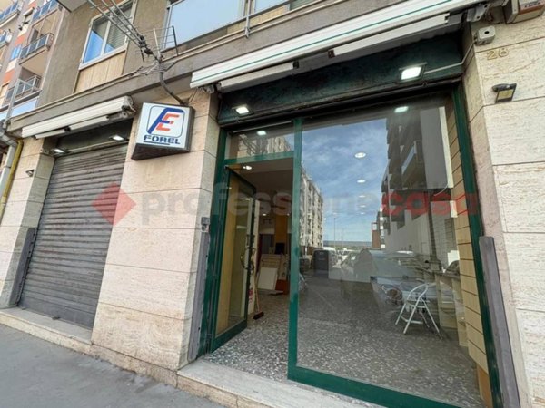 negozio in affitto a Bari in zona Libertà