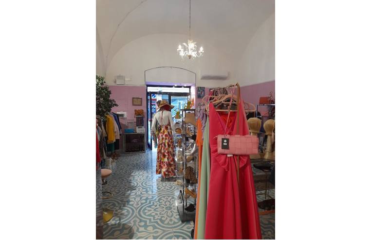 locale commerciale in affitto a Bari in zona Murat