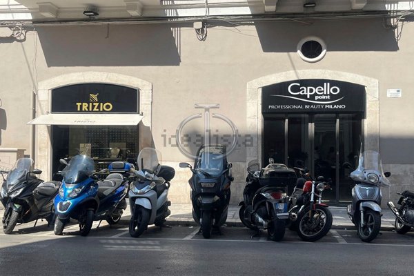 locale commerciale in affitto a Bari in zona Murat