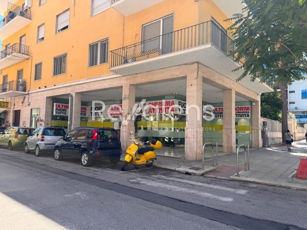 locale commerciale in affitto a Bari in zona Carrassi