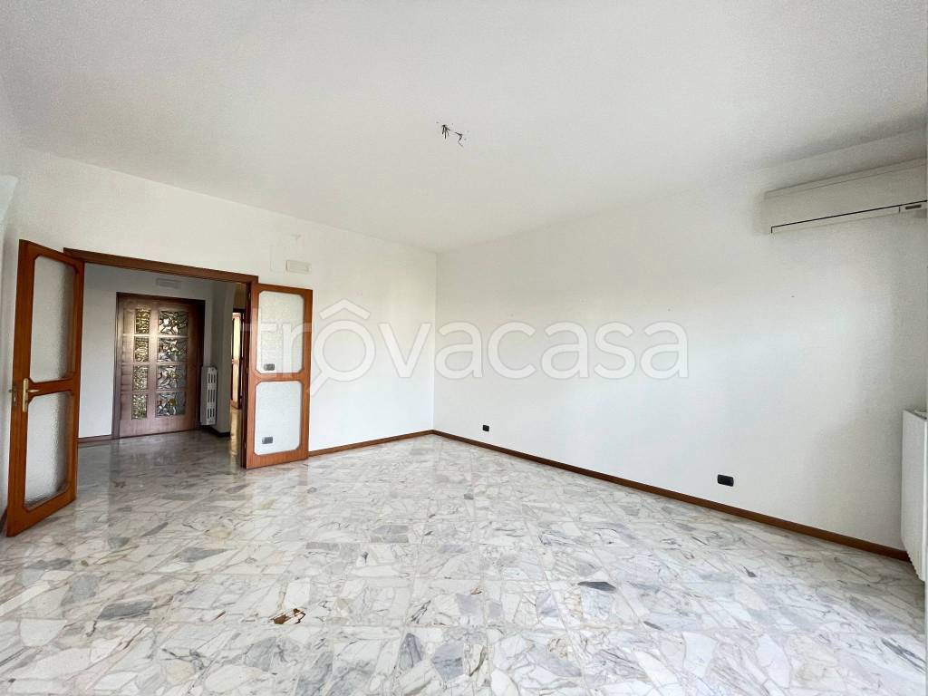 ufficio in affitto a Bari in zona Murat