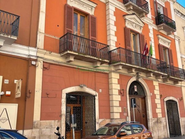 negozio in affitto a Bari in zona Murat